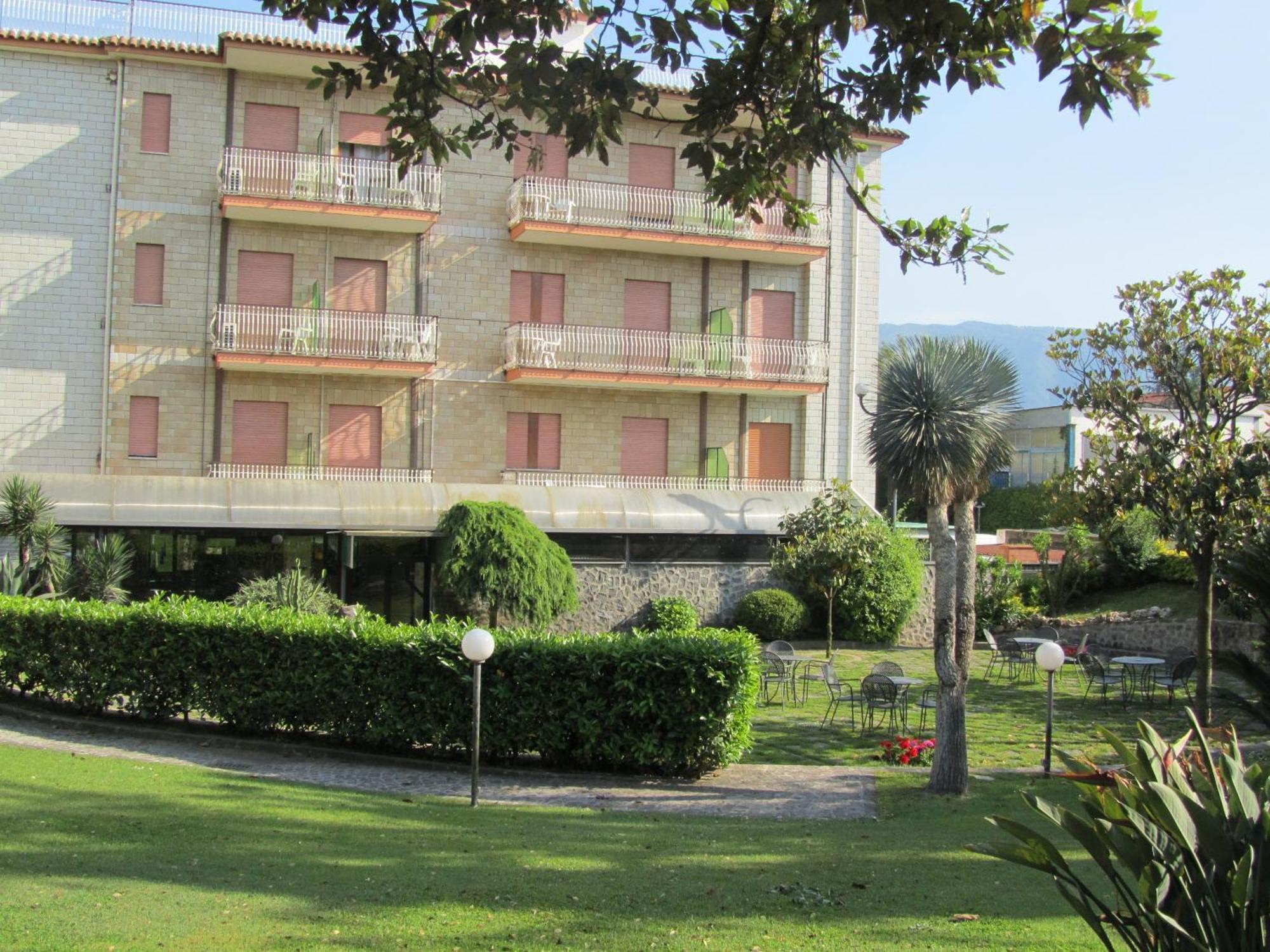 Hotel Giovanna Помпеи Экстерьер фото