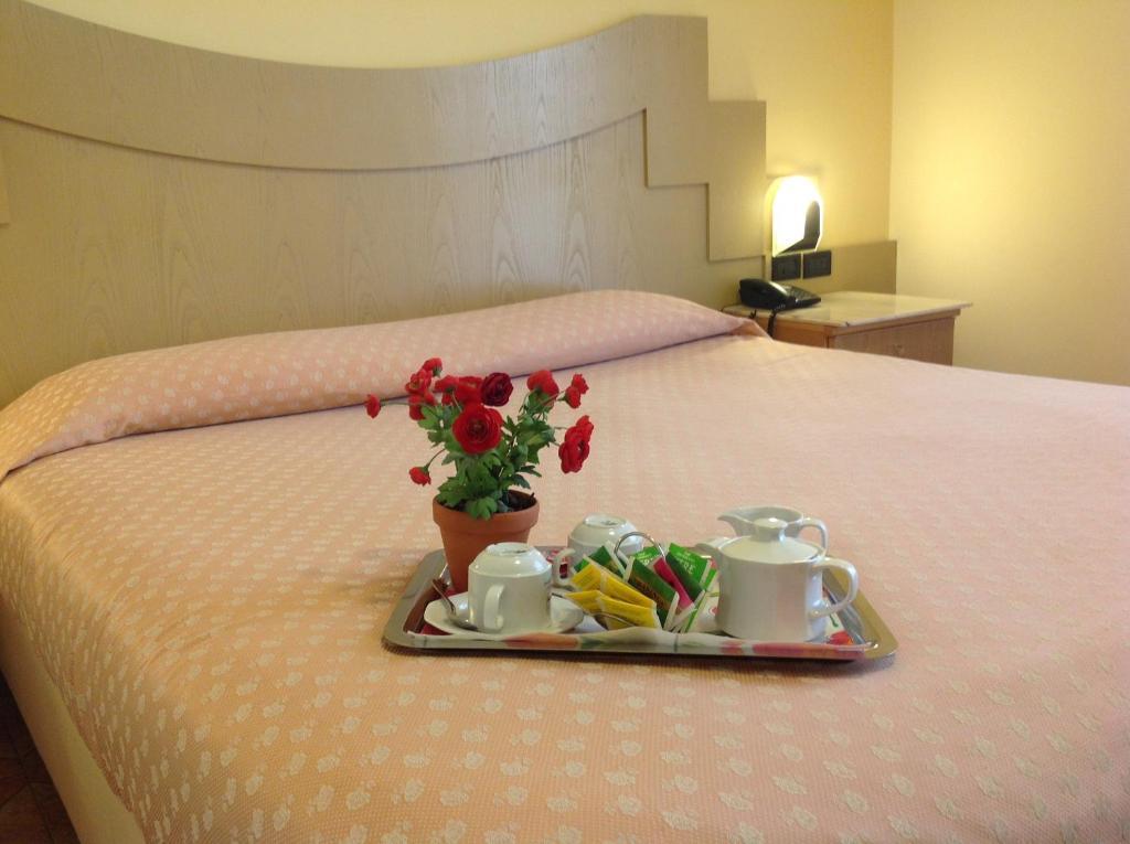 Hotel Giovanna Помпеи Номер фото