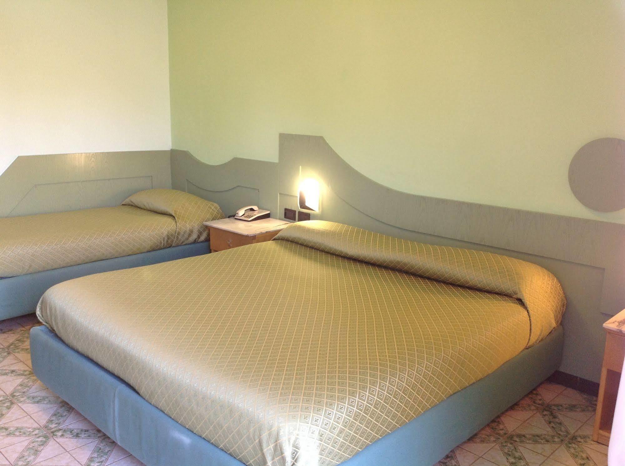 Hotel Giovanna Помпеи Экстерьер фото