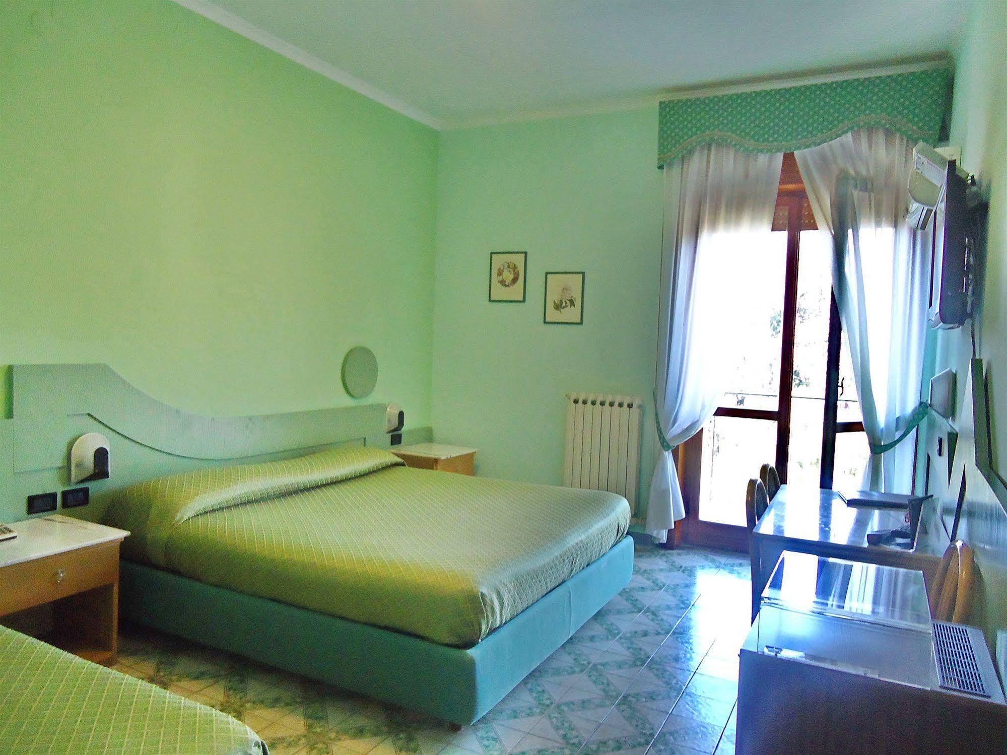 Hotel Giovanna Помпеи Экстерьер фото